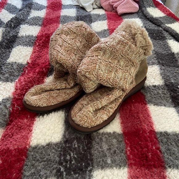 Cute Muk Luks - Picture 5 of 6